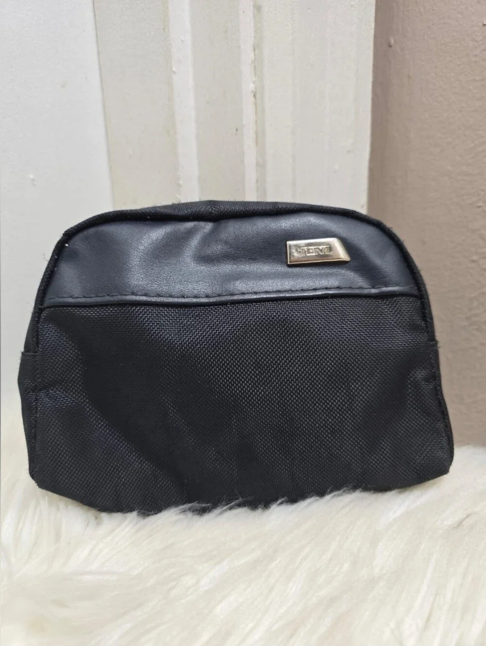 Tumi Delta One Business Class Soft Amenity Kit Bag Black - Good Condition